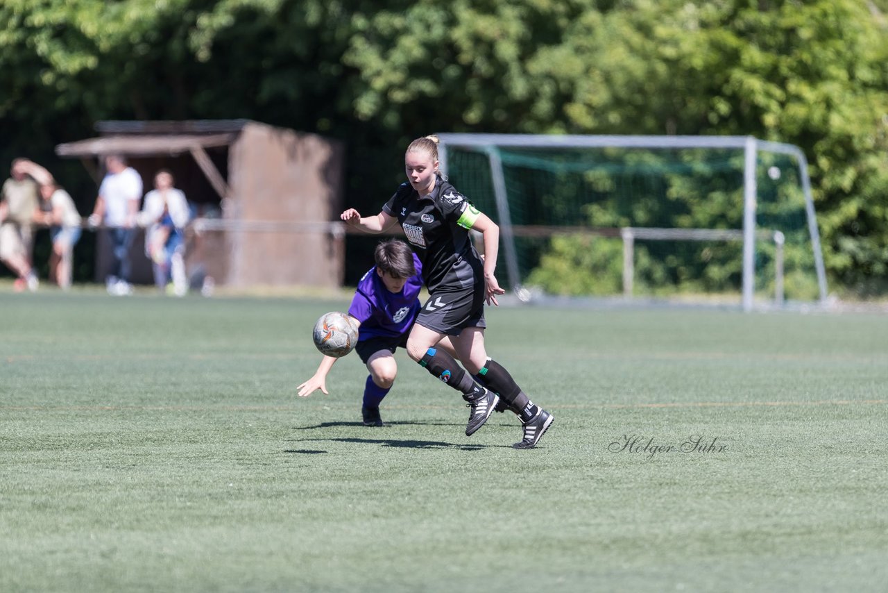 Bild 129 - wBJ SV Henstedt Ulzburg - TuS Rotenhof : Ergebnis: 12:0